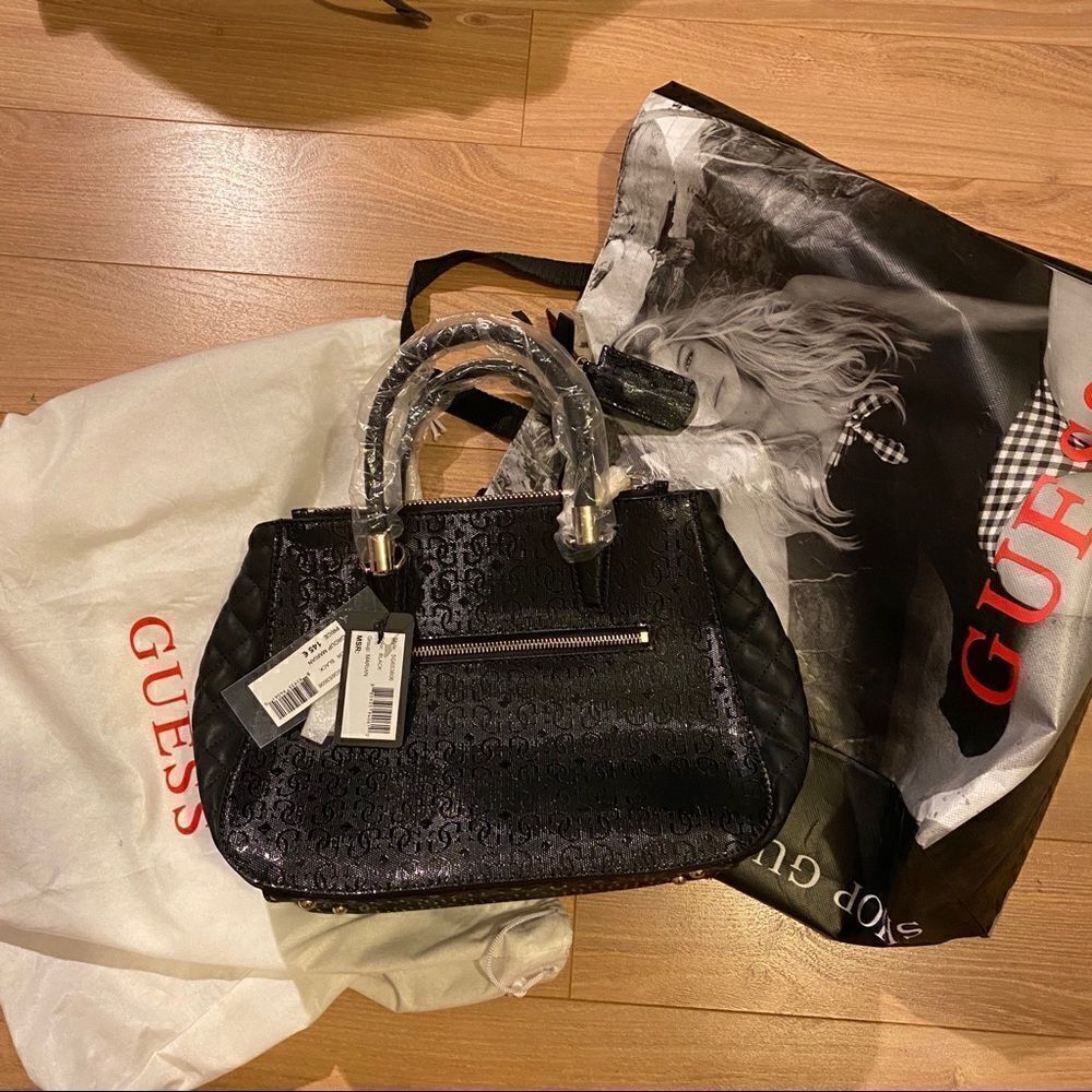 Black guess purse / handbag‎